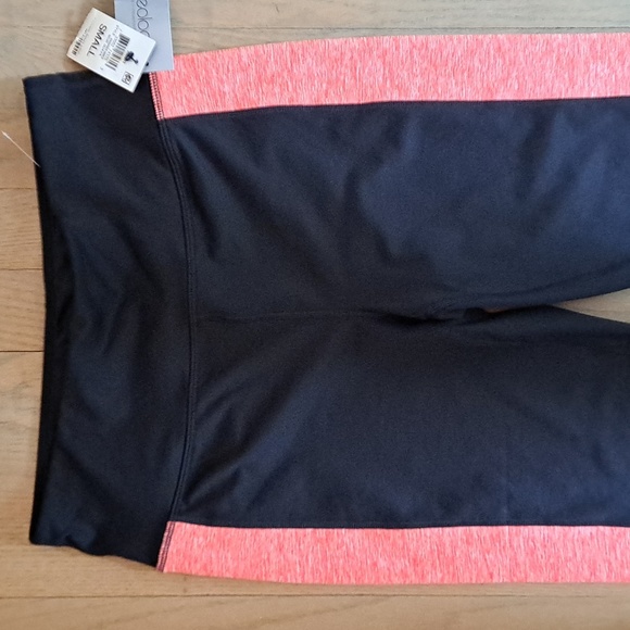Ideology Flex Stretch Black/Coral Workout Capri's. Size Small NWT - Picture 2 of 10